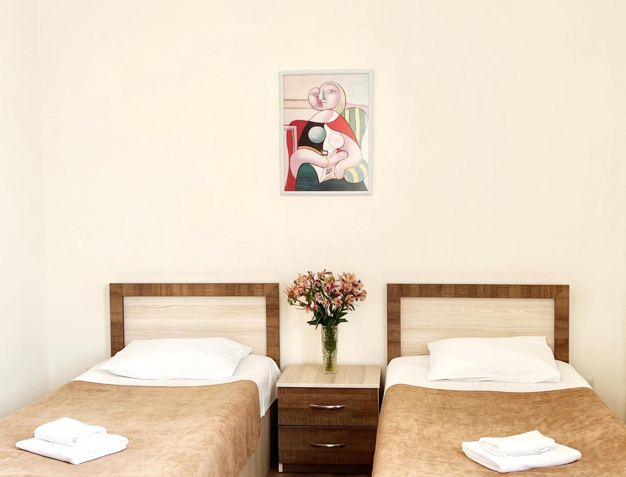 Hotel Mireosi バトゥーミ エクステリア 写真